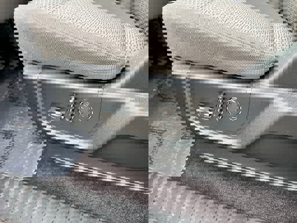 Used 2017 Ford F150 XLT w/ Equipment Group 302A Luxury image 19