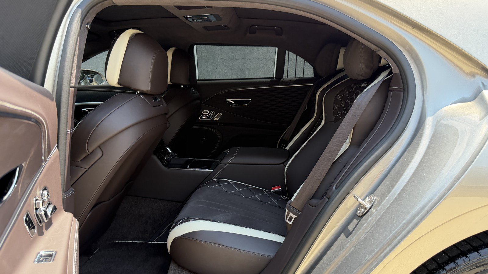 Certified 2024 Bentley Flying Spur W12 AWD/4WD image 23