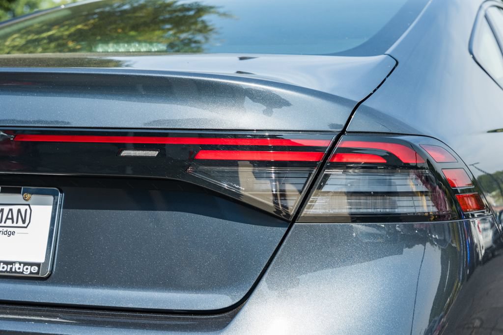 Used 2025 Honda Accord SE image 6