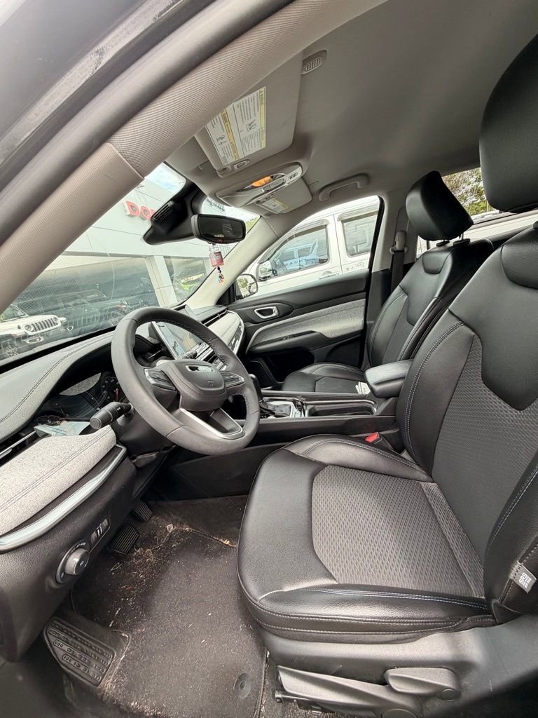 Used 2022 Jeep Compass Latitude image 8