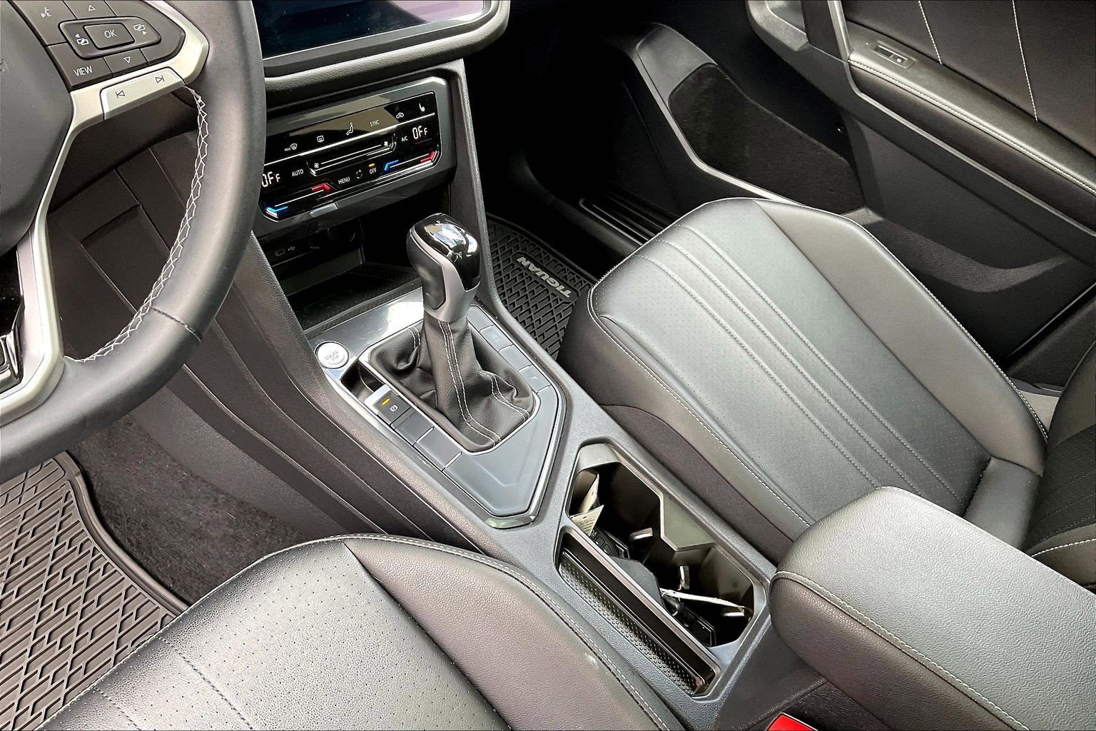 Certified 2023 Volkswagen Tiguan SE R-Line FWD image 15