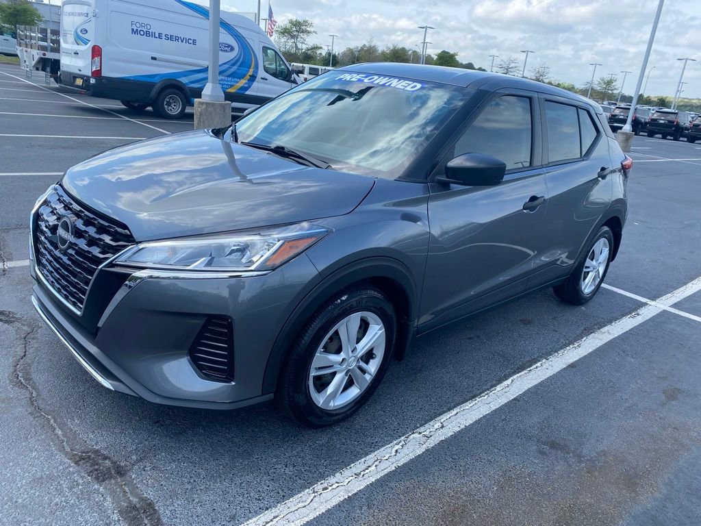 Used 2023 Nissan Kicks S image 3