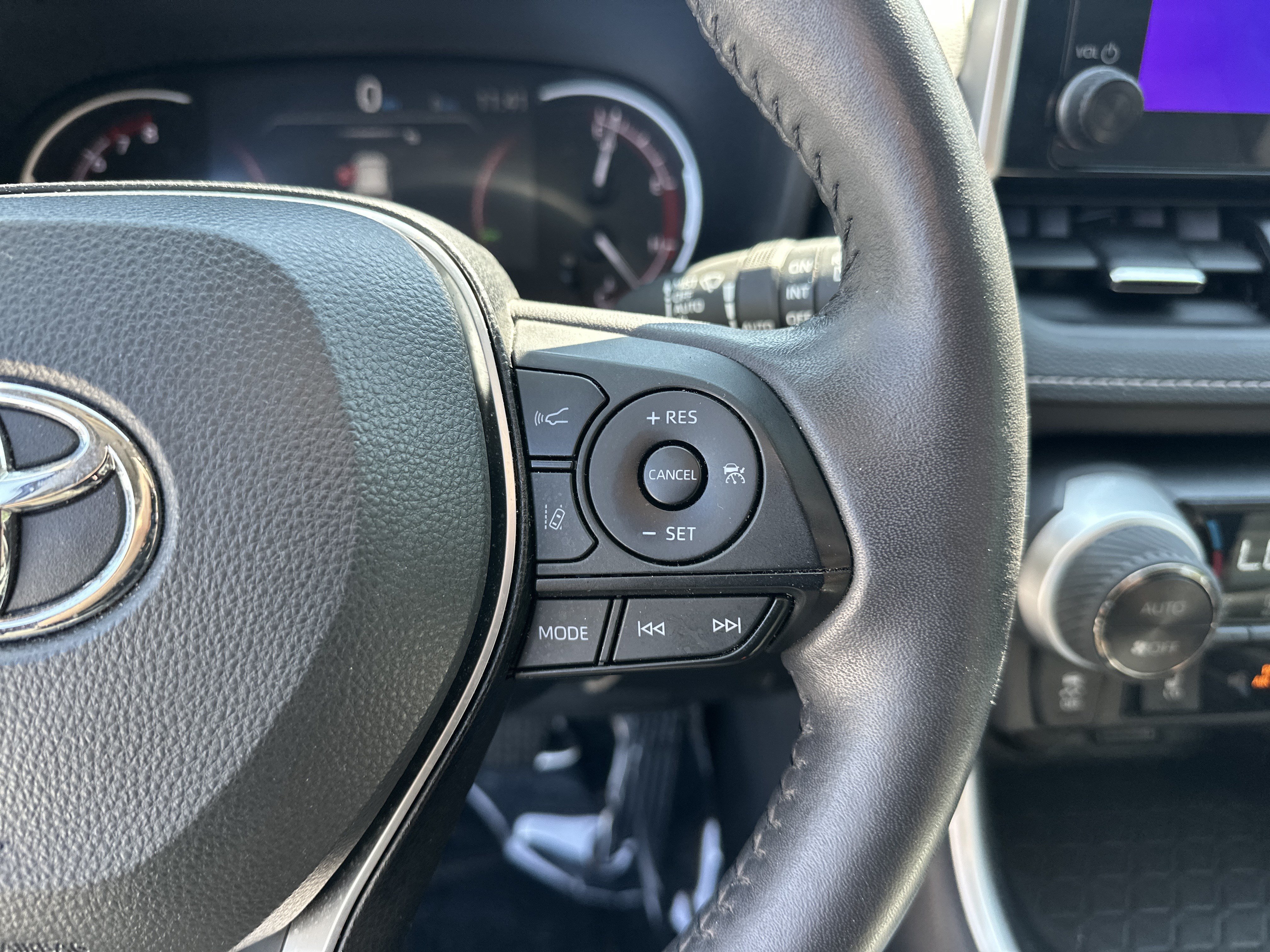 Used 2025 Toyota RAV4 XLE Premium w/ Weather Package FWD image 20