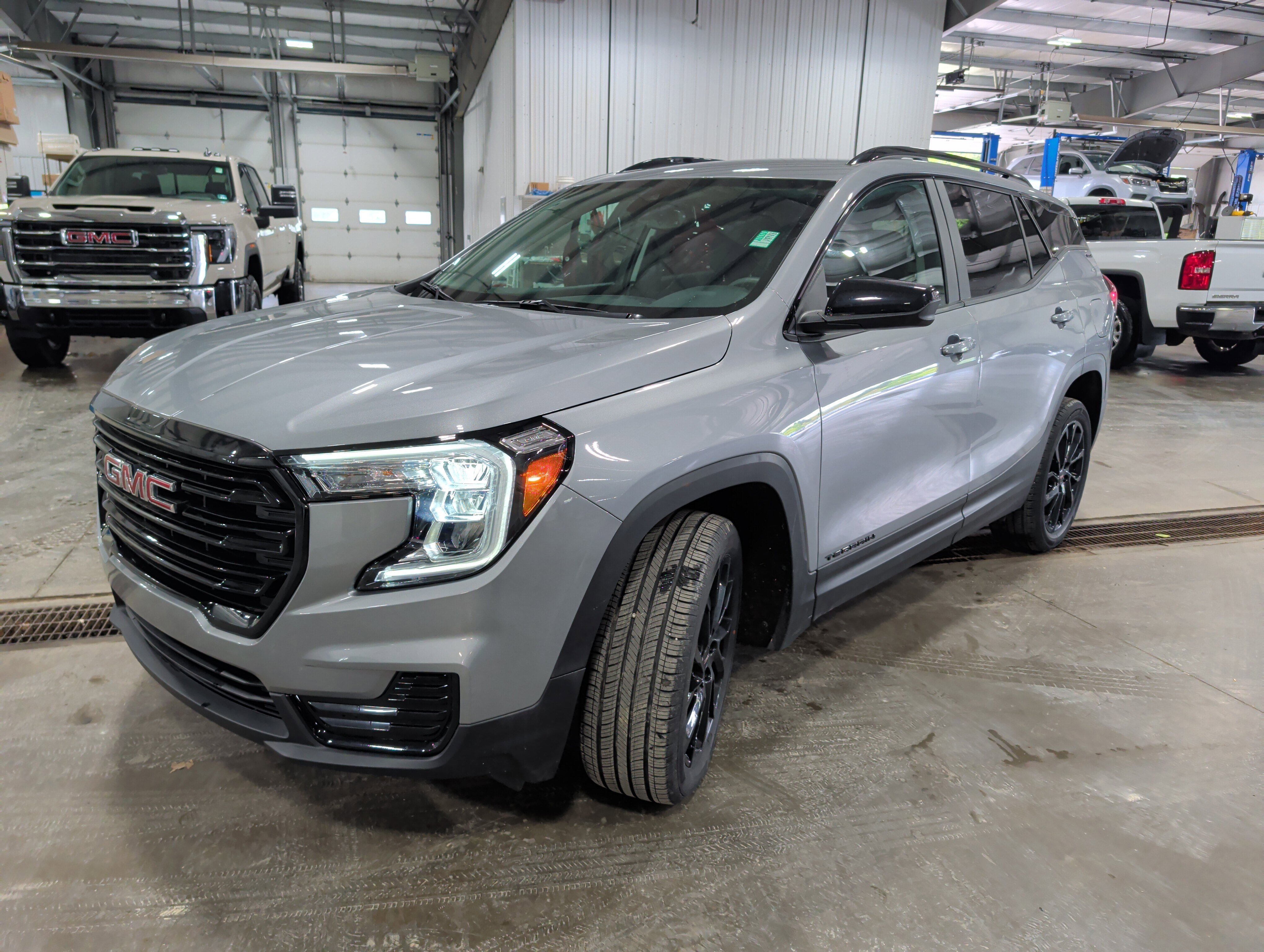 Used 2024 GMC Terrain SLE w/ Driver Convenience Package AWD/4WD image 6