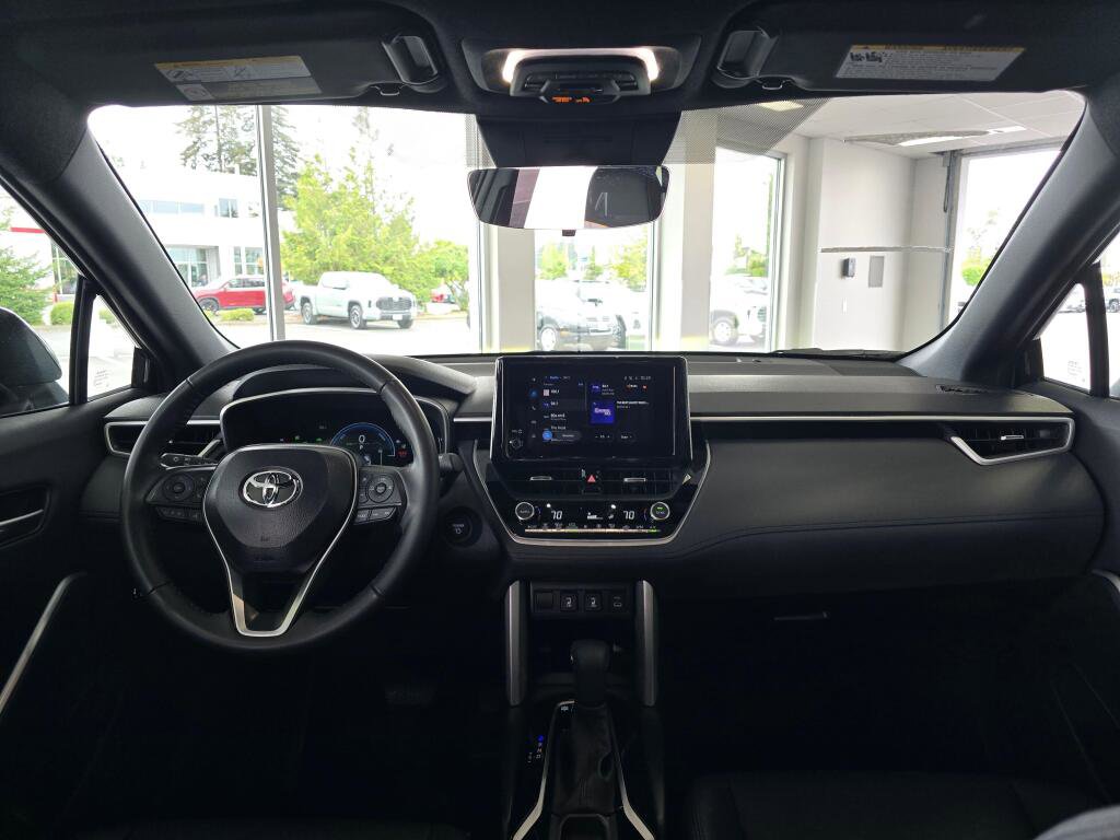 Used 2025 Toyota Corolla Cross AWD Hybrid w/ Convenience Package image 26