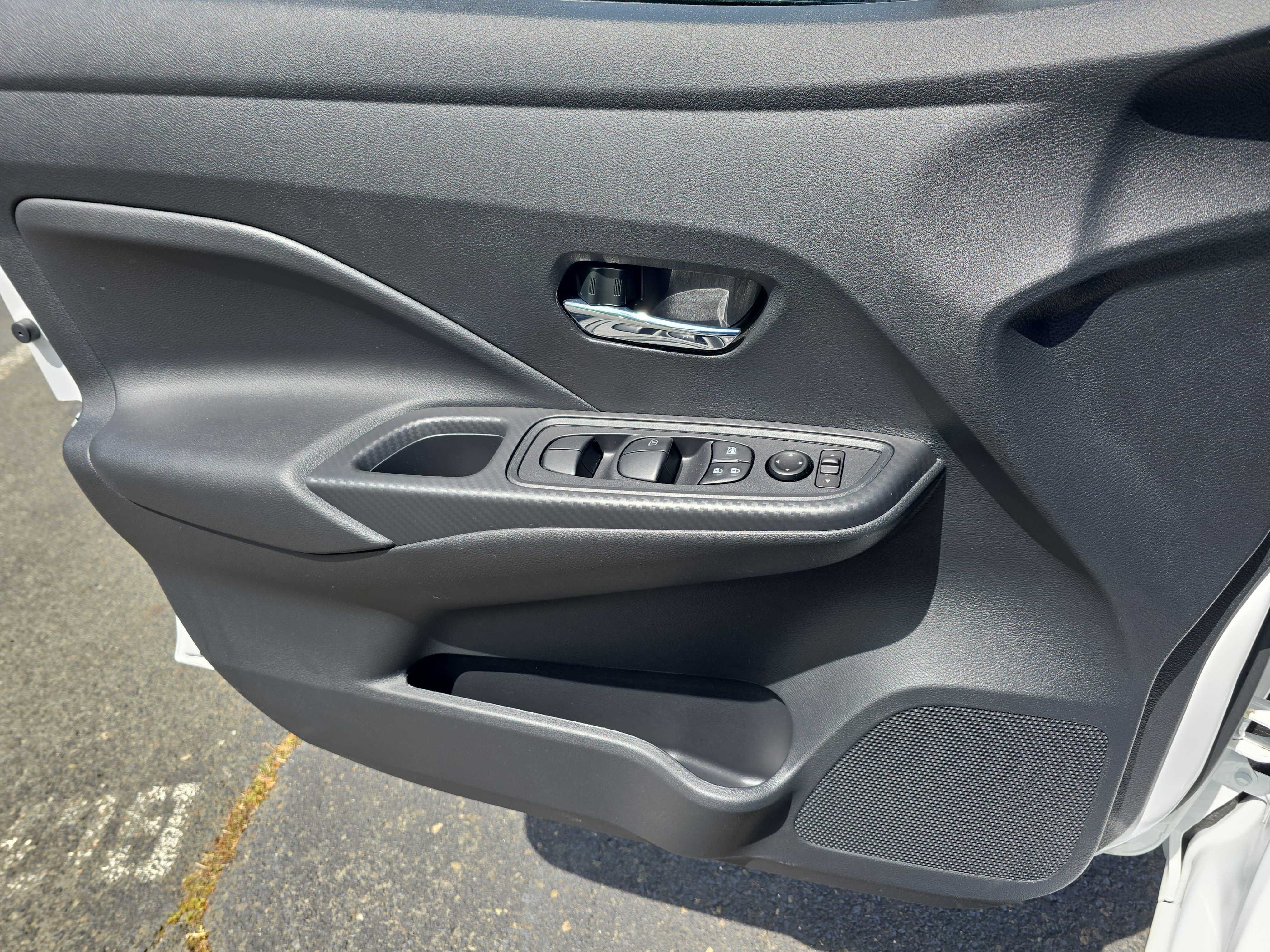 Used 2025 Nissan Versa SV w/ Trunk Package image 22