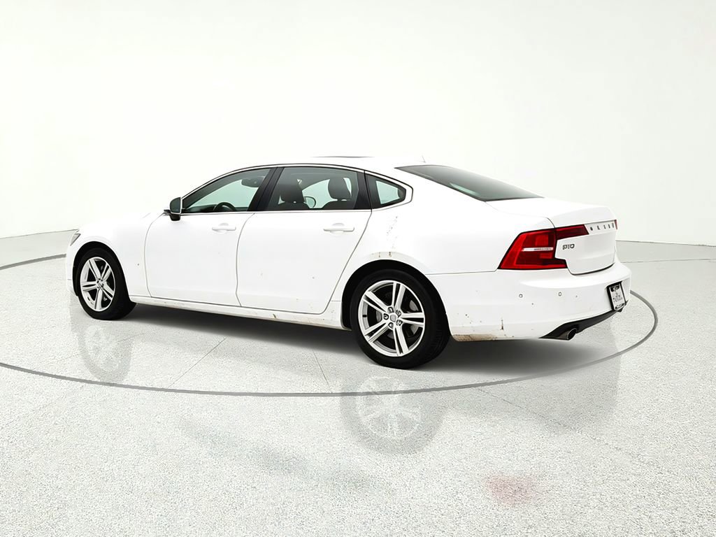 Used 2018 Volvo S90 T5 Momentum w/ Convenience Package image 5