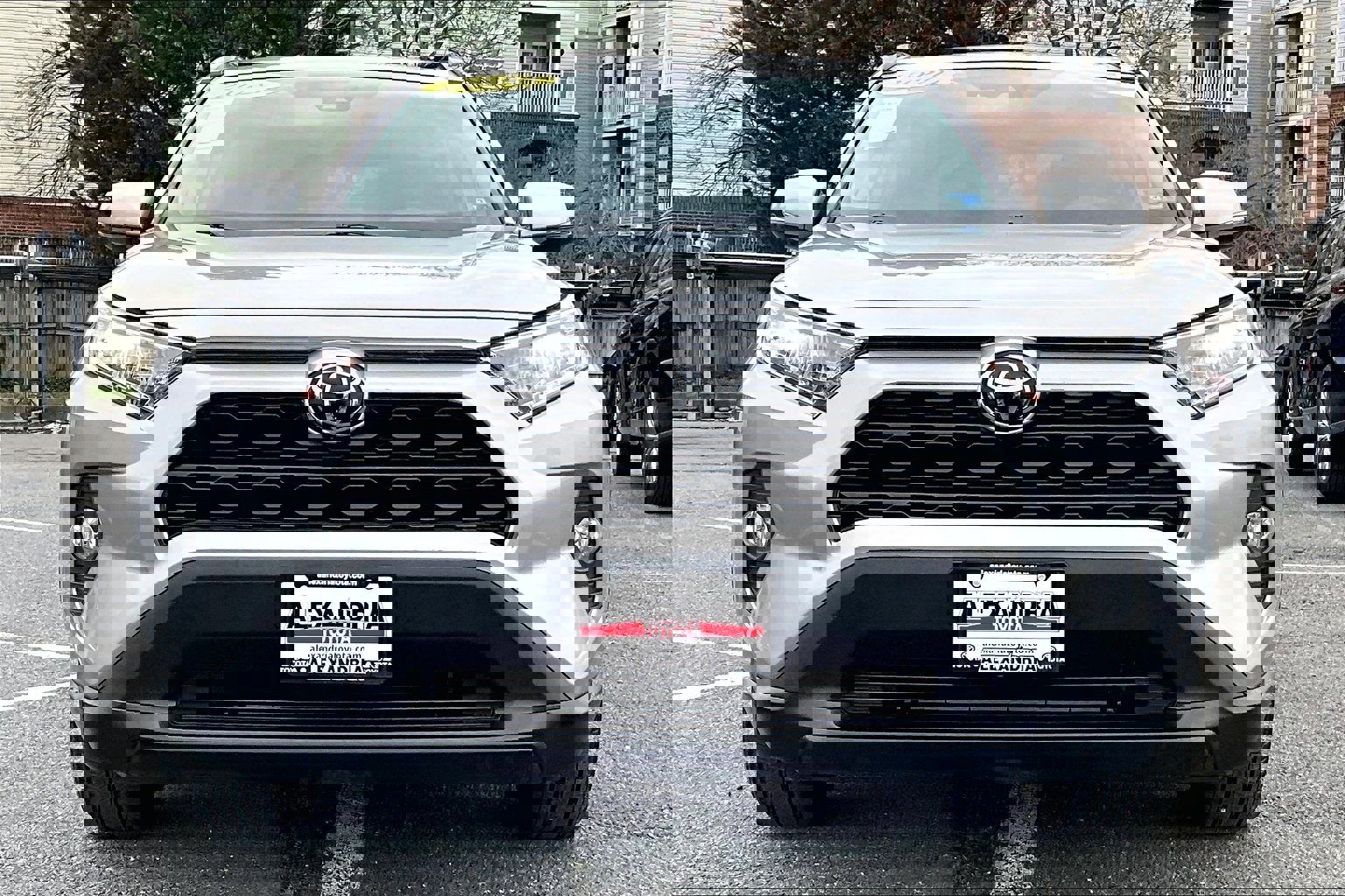 Used 2020 Toyota RAV4 XLE w/ Convenience Package image 3