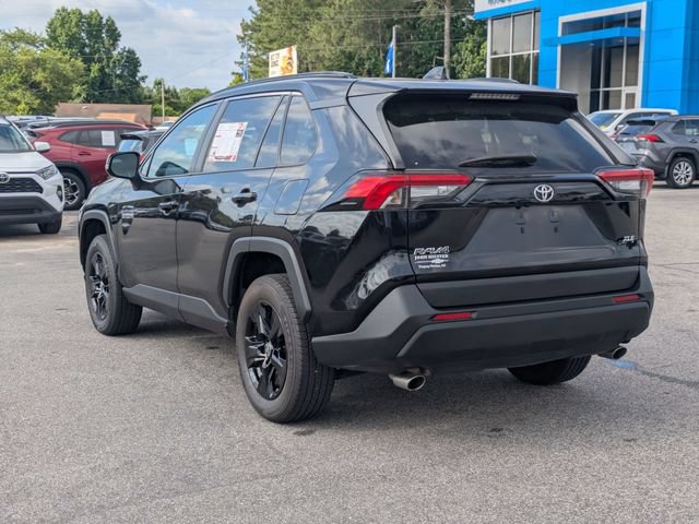 Used 2022 Toyota RAV4 XLE FWD image 5