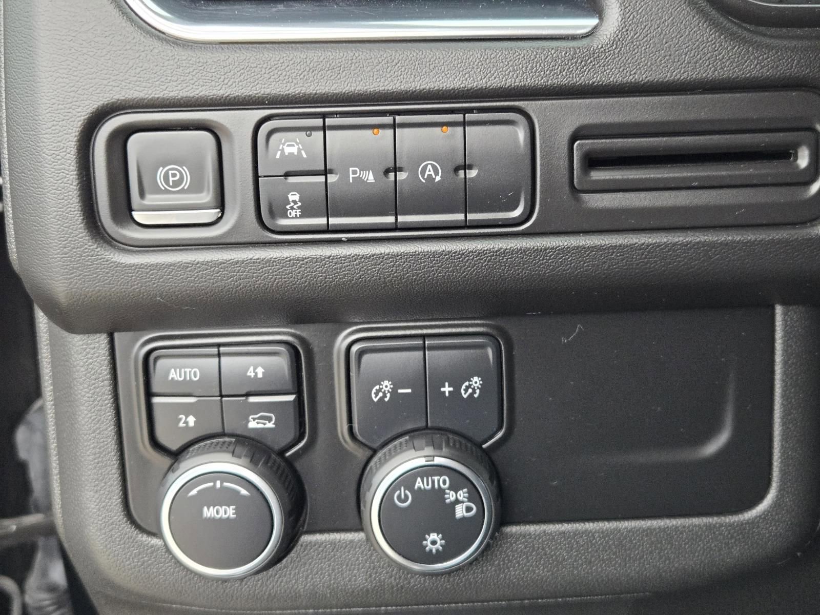 Used 2023 Chevrolet Suburban LT AWD/4WD image 20