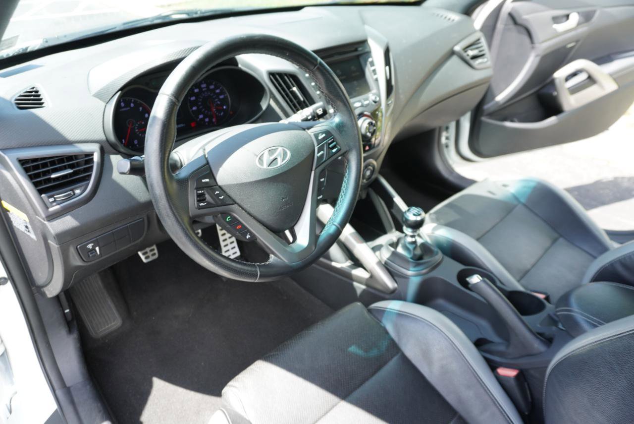 Used 2016 Hyundai Veloster Turbo FWD image 35