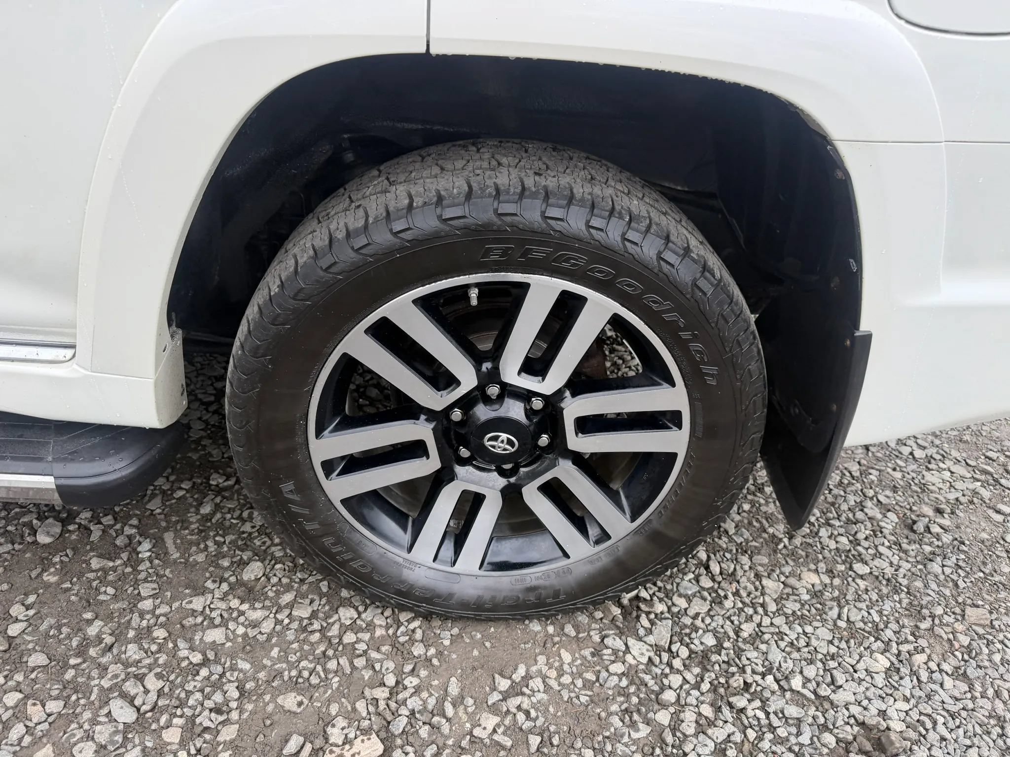 Used 2017 Toyota 4Runner Limited AWD/4WD image 7