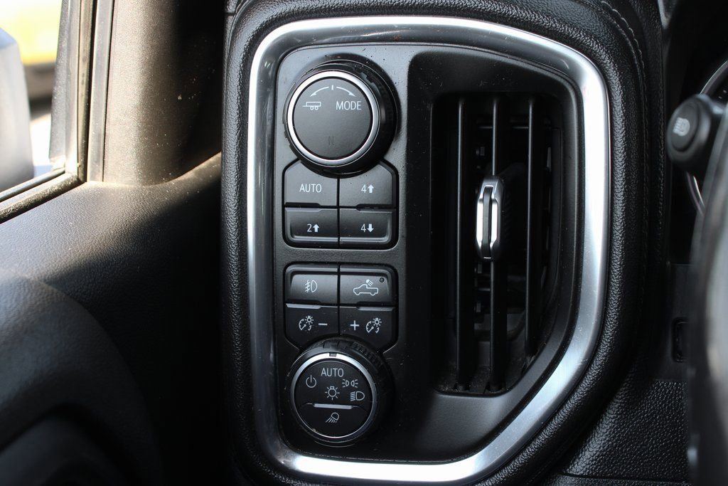 Used 2020 Chevrolet Silverado 3500 High Country w/ Z71 Off-Road Package AWD/4WD image 23