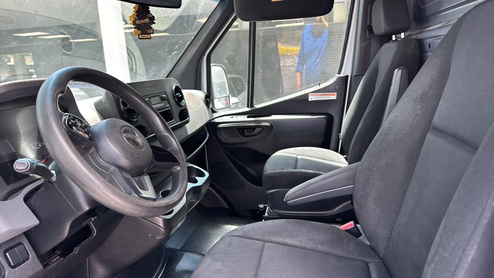 Used 2021 Freightliner Sprinter 2500 RWD image 14