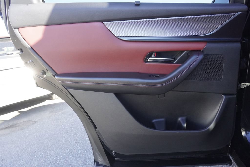 Used 2025 MAZDA CX-70 Plug-In Hybrid w/ Premium Plus image 28