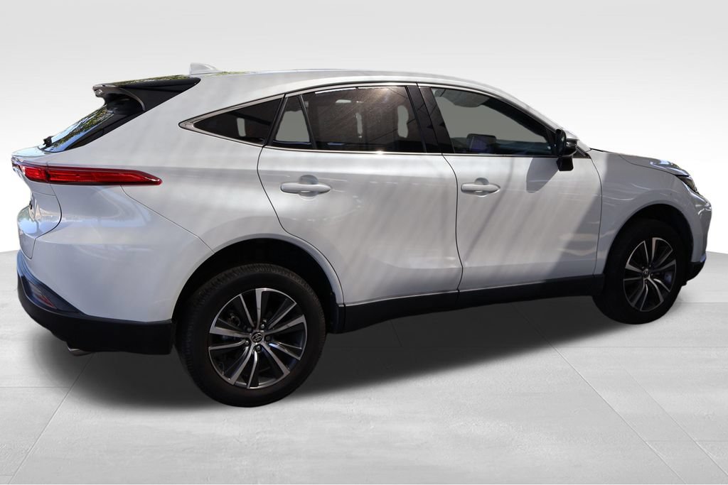 Used 2023 Toyota Venza LE AWD/4WD image 15