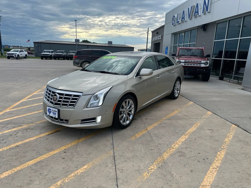 Used 2014 Cadillac XTS Luxury w/ Driver Awareness Package FWD image 3