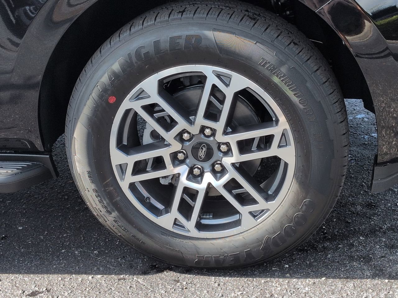 New 2026 Ford Expedition Max Active RWD image 11