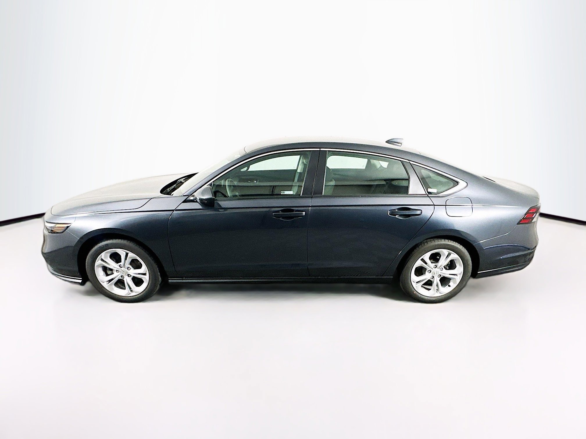 Used 2025 Honda Accord LX image 4