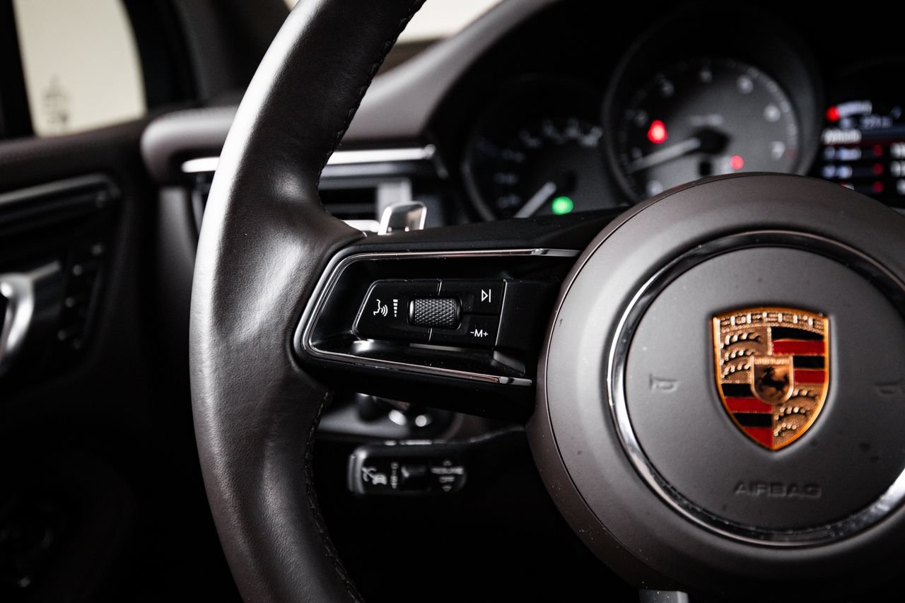 Certified 2024 Porsche Macan S AWD/4WD image 17