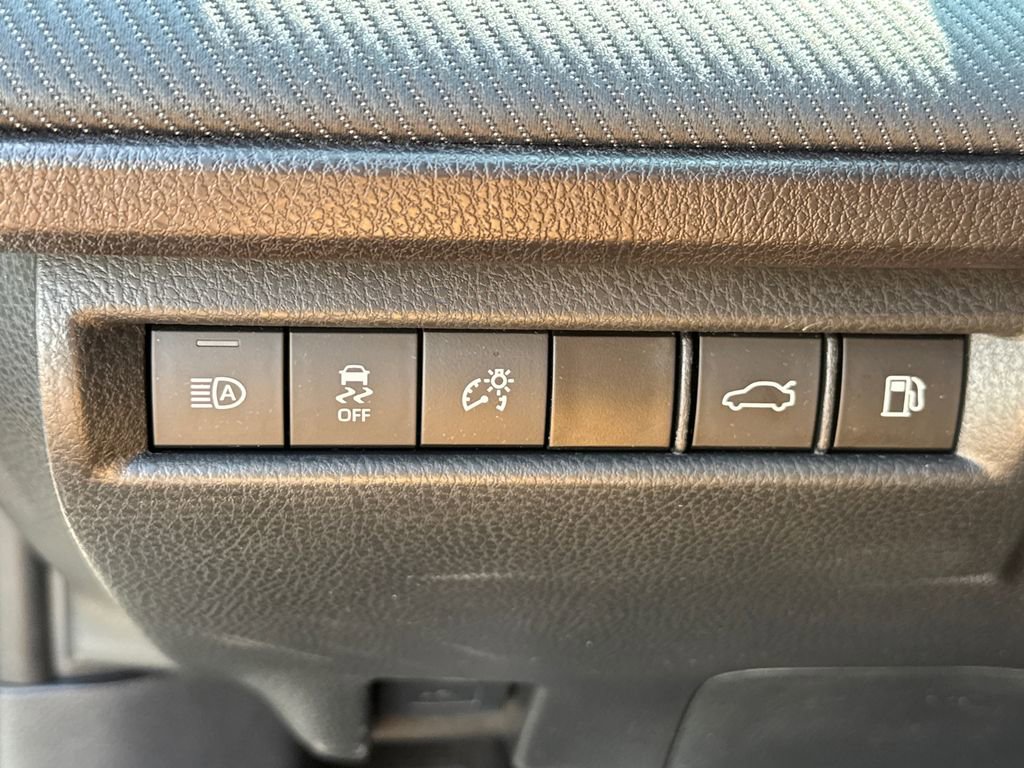 Used 2025 Toyota Camry SE image 34
