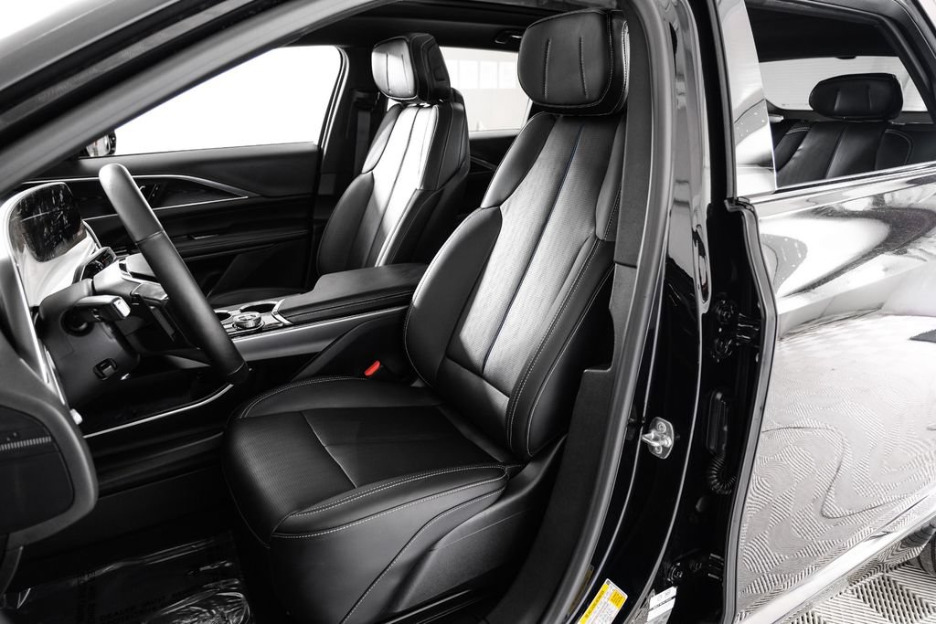 Used 2024 Cadillac Lyriq Sport w/ LPO, Floor Liner Package AWD/4WD image 31