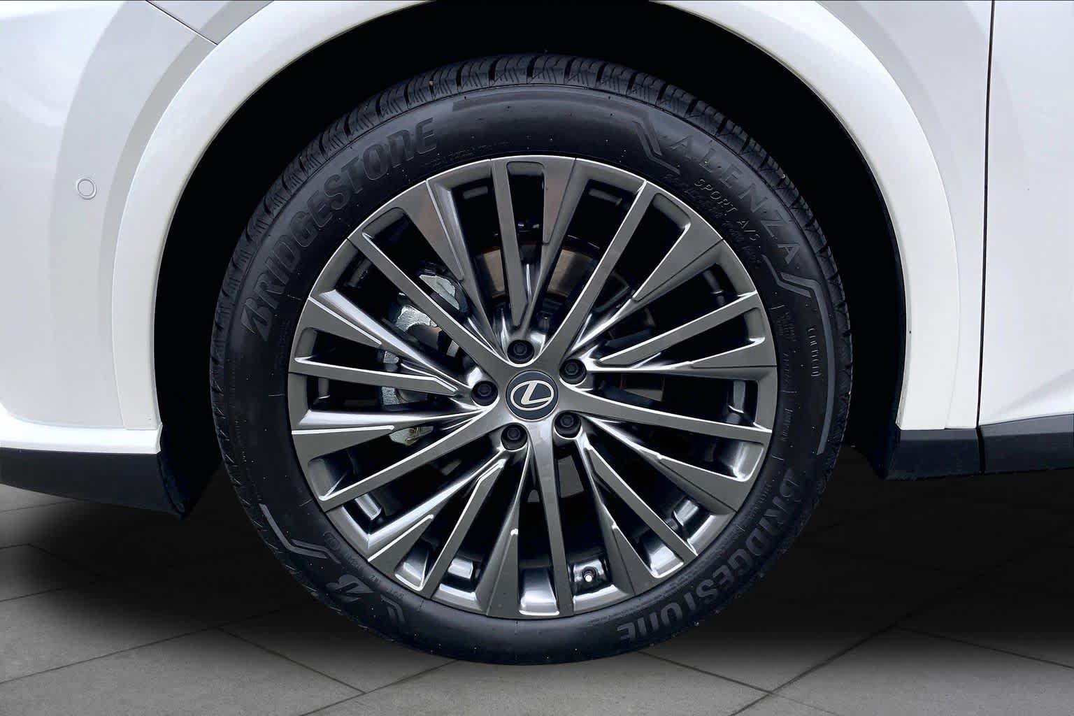 Certified 2026 Lexus RX 350 AWD w/ Convenience Package image 11
