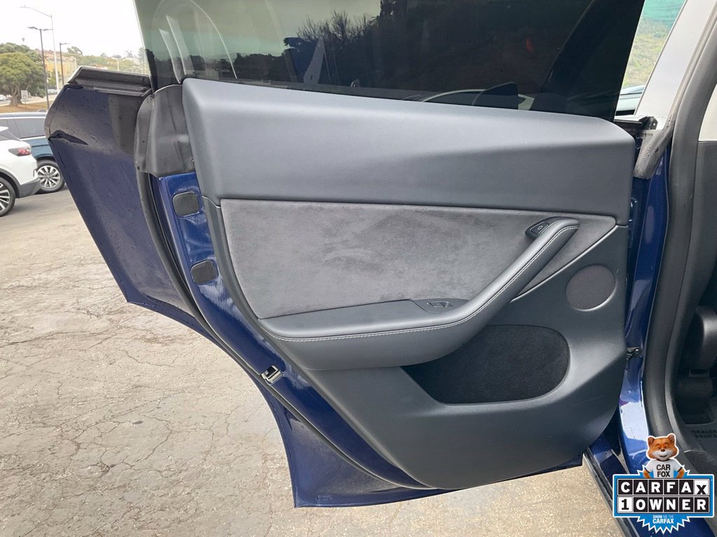 Used 2023 Tesla Model Y Long Range AWD/4WD image 34