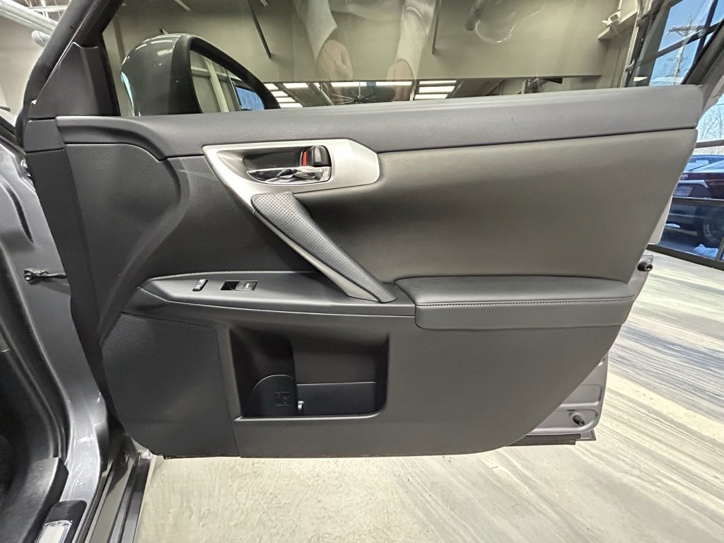 Used 2012 Lexus CT 200h Premium image 35