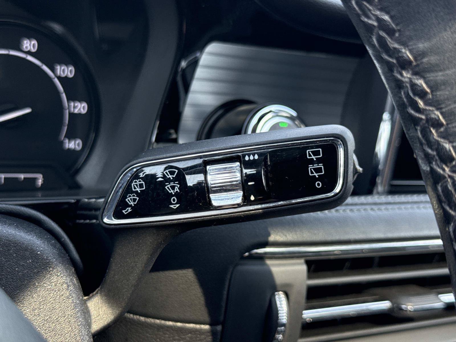 Used 2022 Lincoln Corsair AWD w/ Premium Package image 17