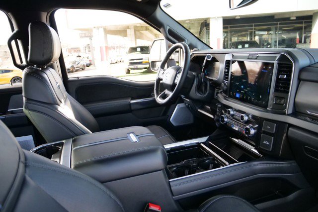 Used 2025 Ford F450 Platinum w/ FX4 Off-Road Package image 58