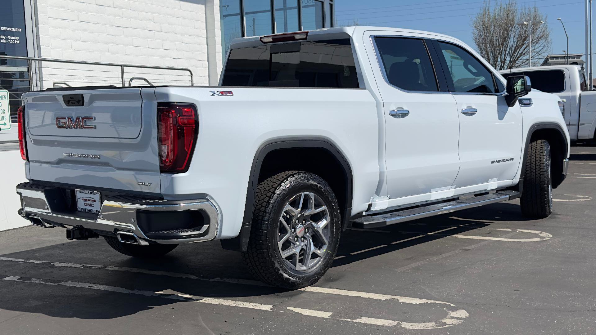 New 2026 GMC Sierra 1500 SLT w/ SLT Premium Plus Package image 4