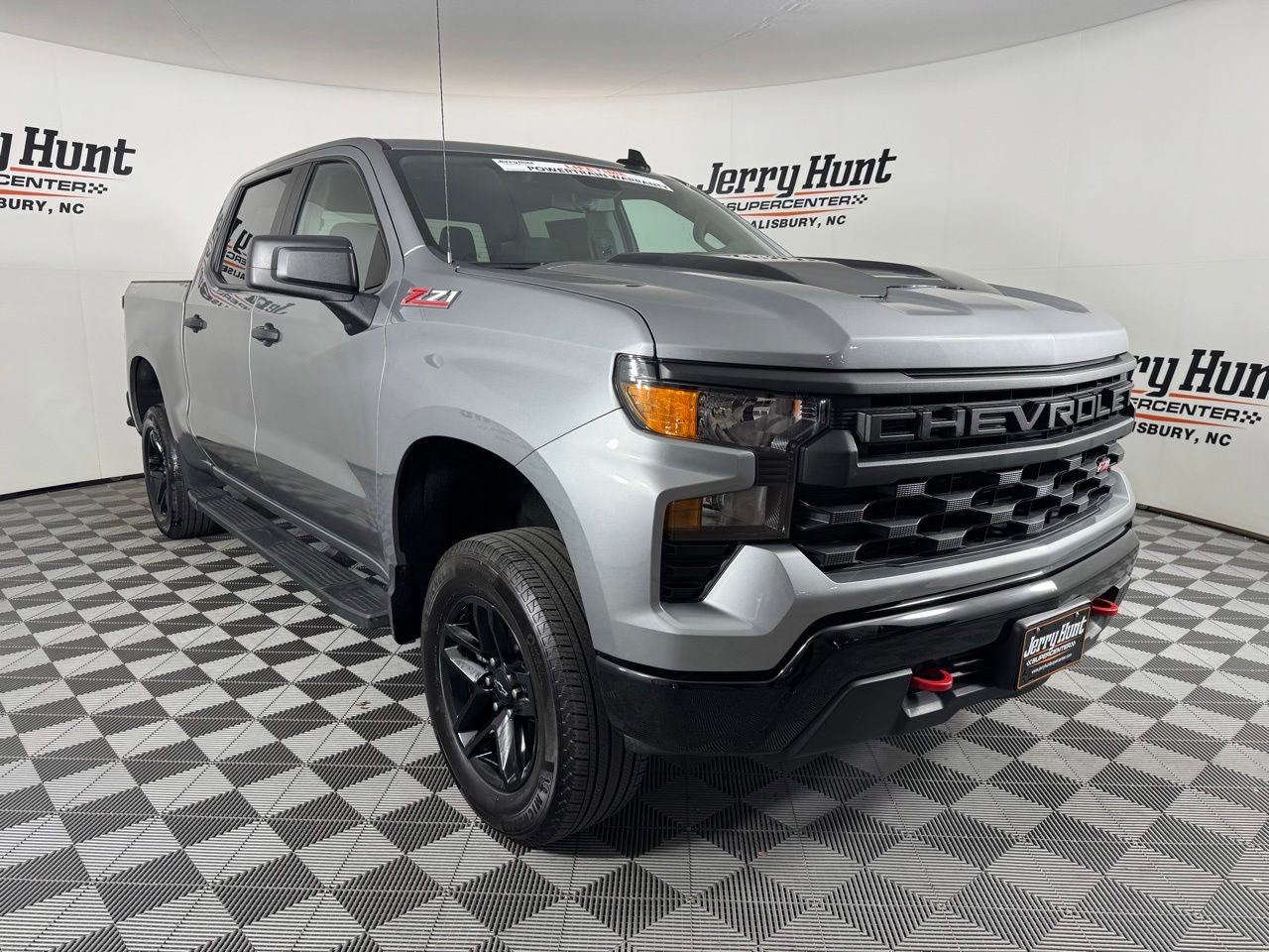 Used 2025 Chevrolet Silverado 1500 Custom Trail Boss AWD/4WD image 5