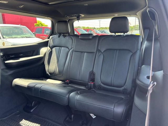 New 2026 Jeep Grand Wagoneer Summit image 16