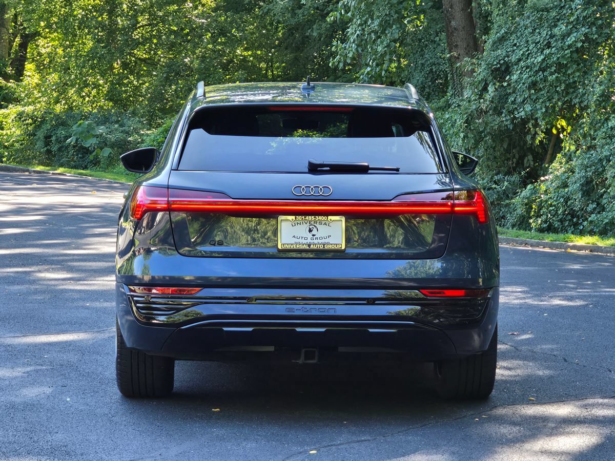 Used 2024 Audi Q8 e-tron Premium AWD/4WD image 5
