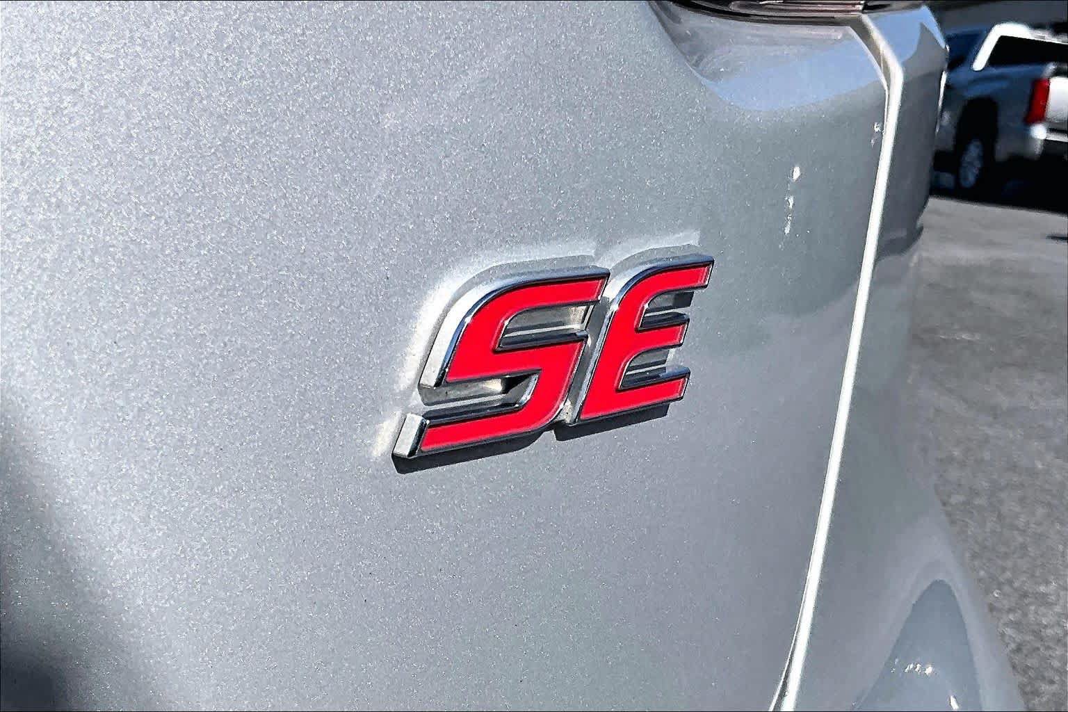 Certified 2025 Toyota Corolla SE FWD image 10