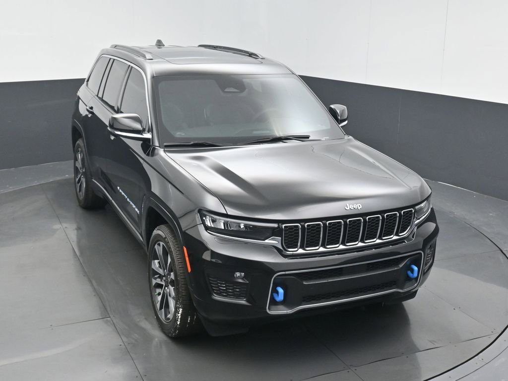 Used 2024 Jeep Grand Cherokee Overland w/ Luxury Tech Group IV image 3
