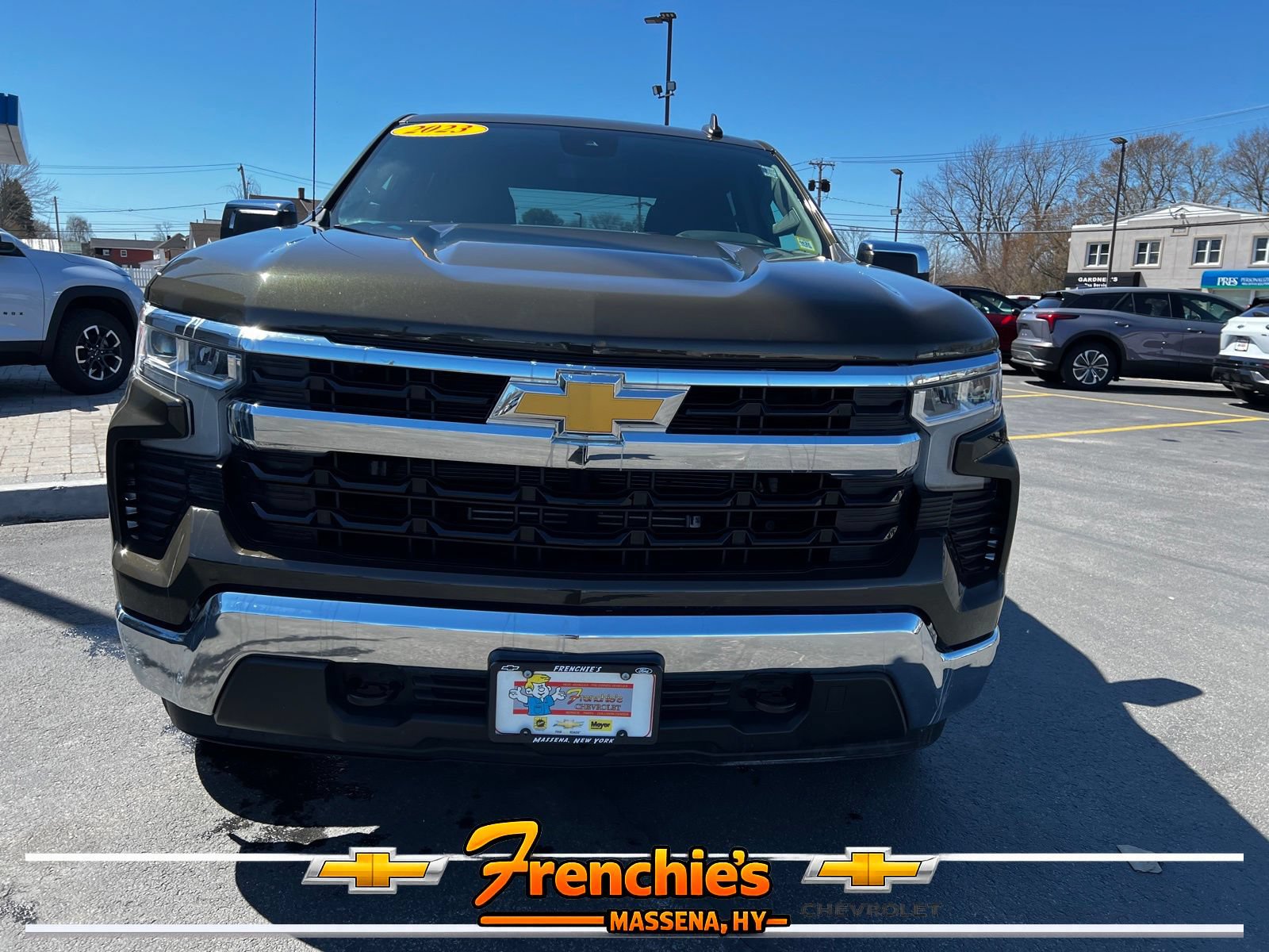 Used 2023 Chevrolet Silverado 1500 LT AWD/4WD image 2