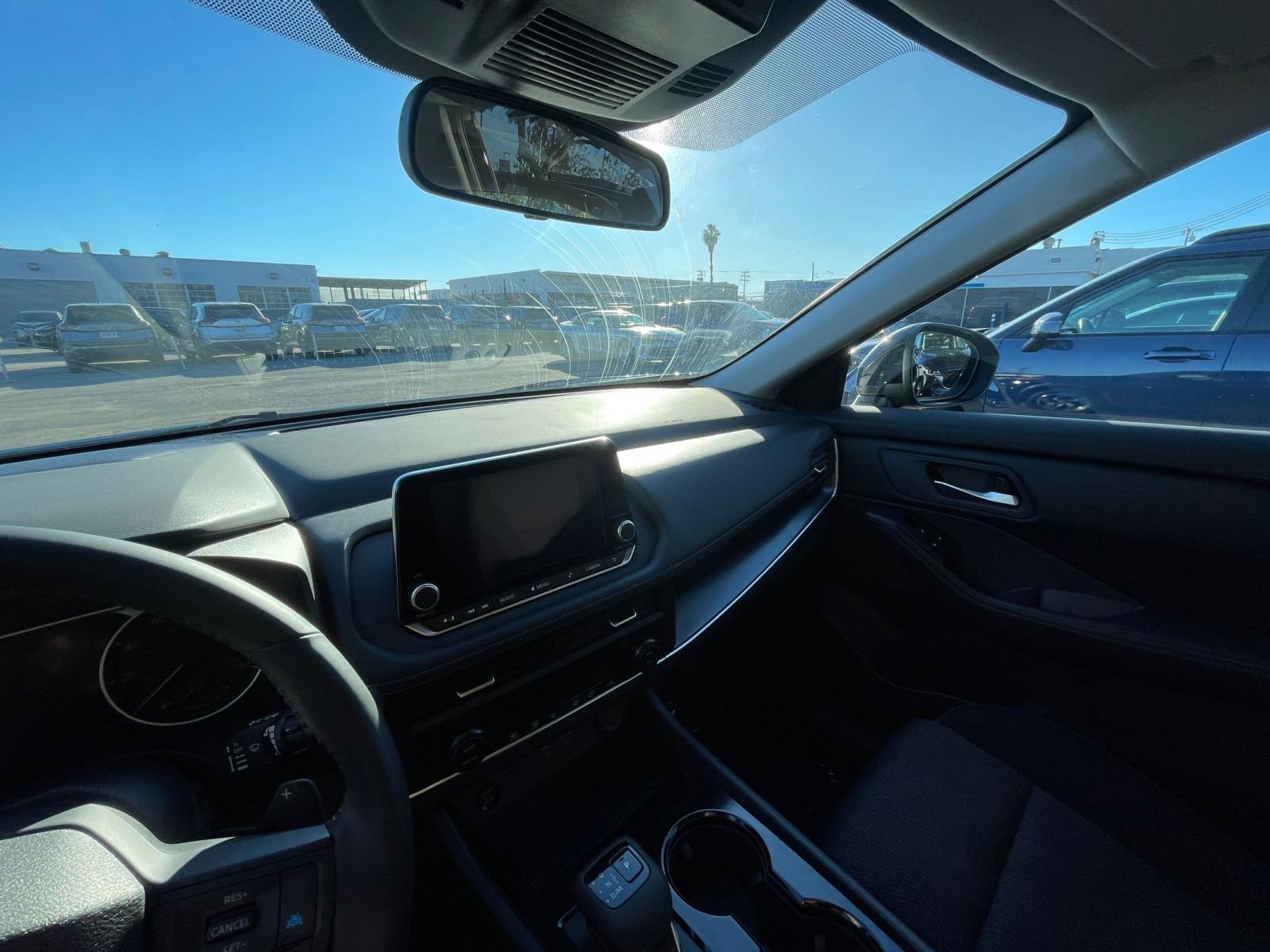 Used 2025 Nissan Rogue SV image 35