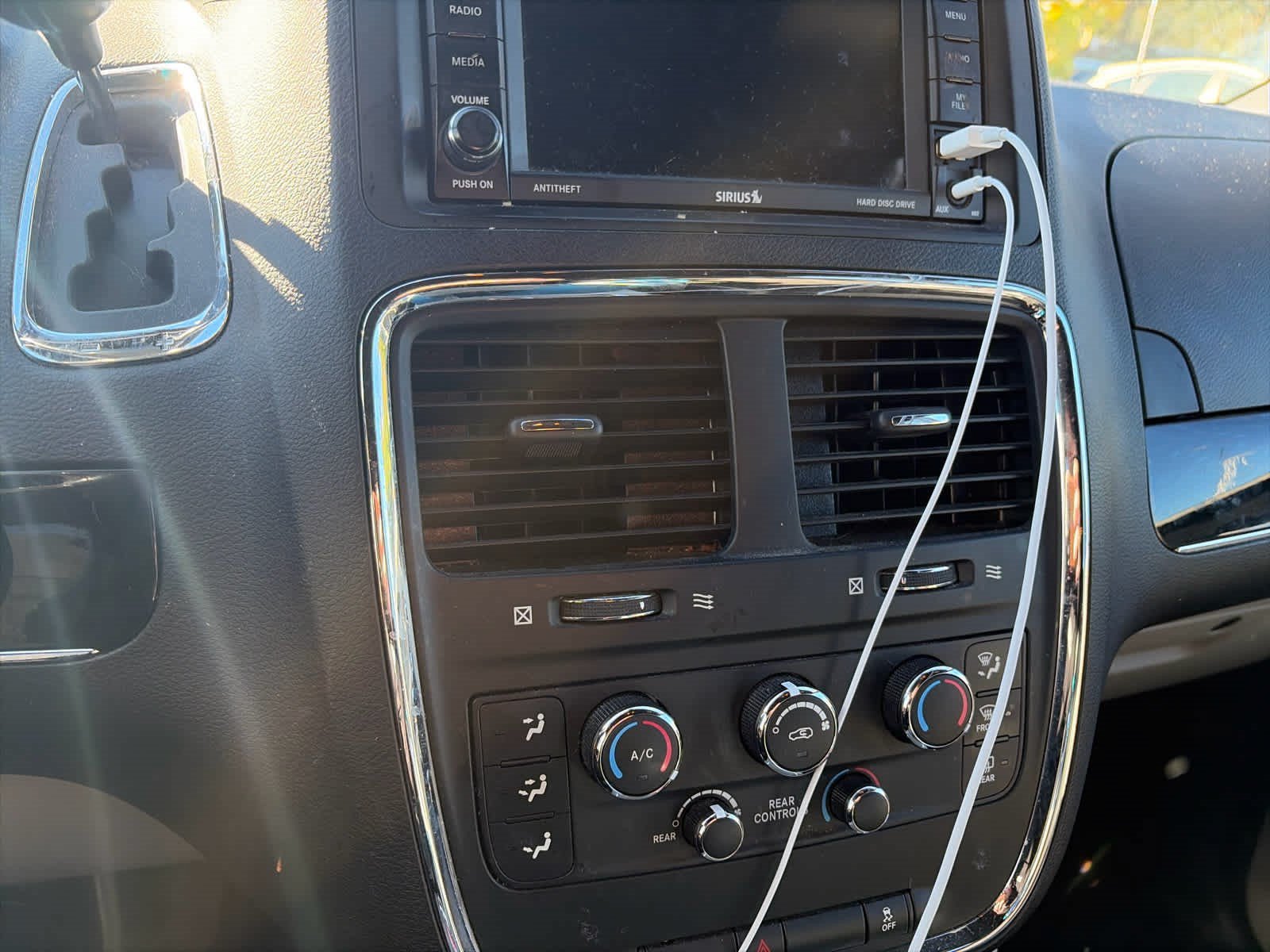 Used 2020 Dodge Grand Caravan SXT FWD image 7