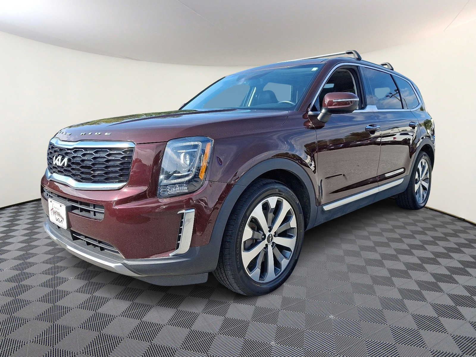 Used 2022 Kia Telluride S FWD image 3