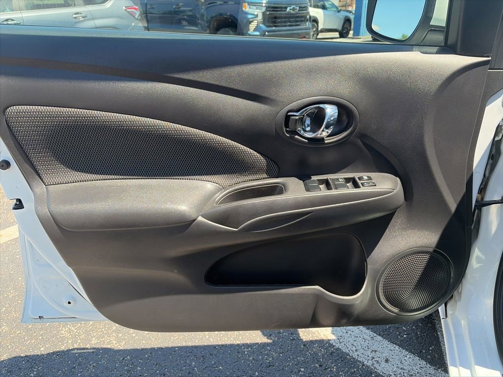 Used 2016 Nissan Versa SV FWD image 13