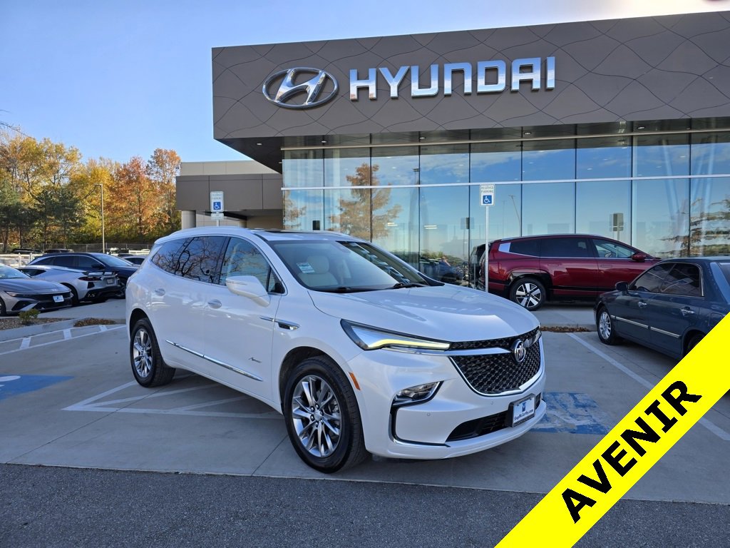 Used 2022 Buick Enclave Avenir w/ Avenir Technology Package image 1