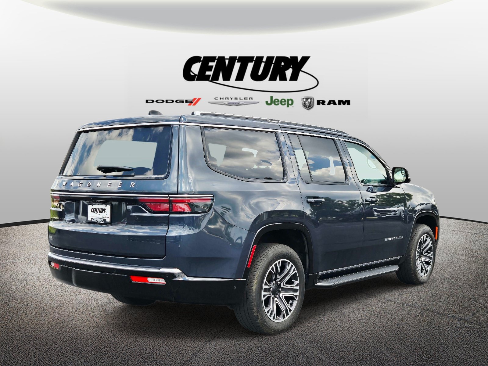 Used 2024 Jeep Wagoneer 4WD w/ Premium Group I image 4