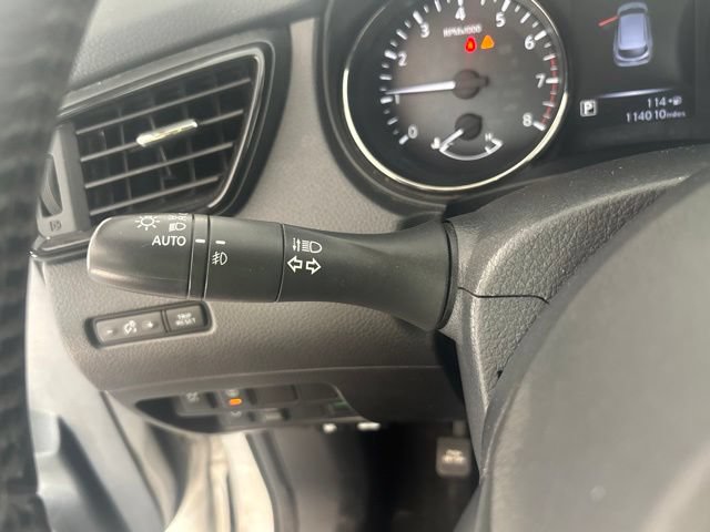 Used 2017 Nissan Rogue Sport SV w/ SV Premium Package AWD/4WD image 7