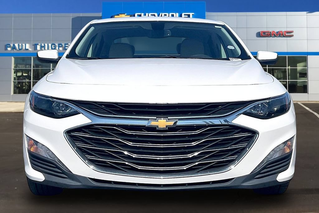 Used 2022 Chevrolet Malibu LT w/ Leather Package FWD image 2