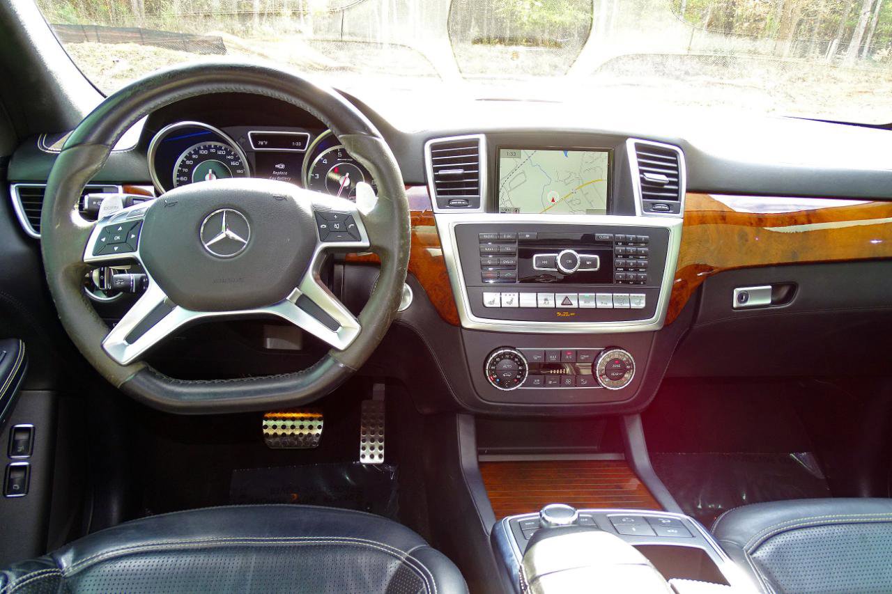 Used 2014 Mercedes-Benz GL 63 AMG 4MATIC image 21