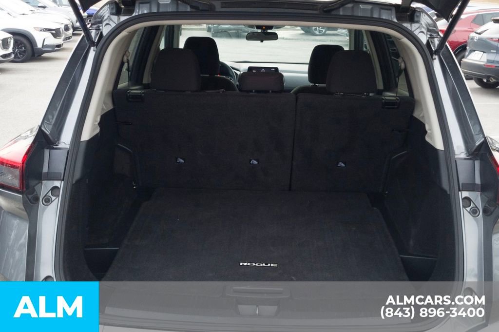 Used 2024 Nissan Rogue S image 9
