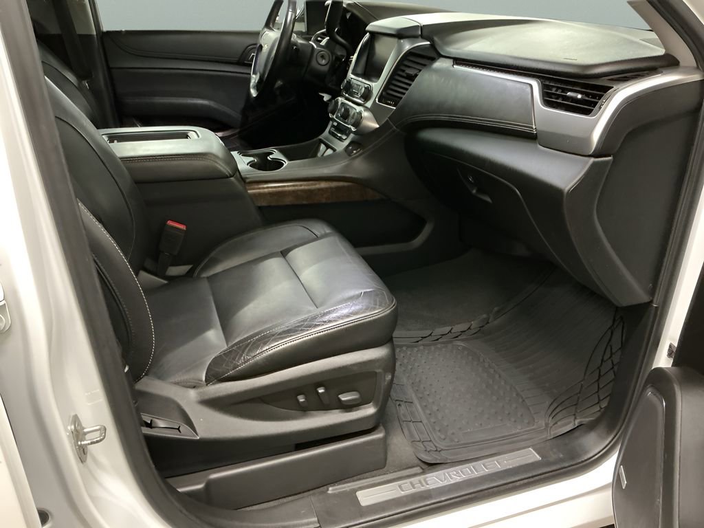 Used 2019 Chevrolet Suburban LT image 35