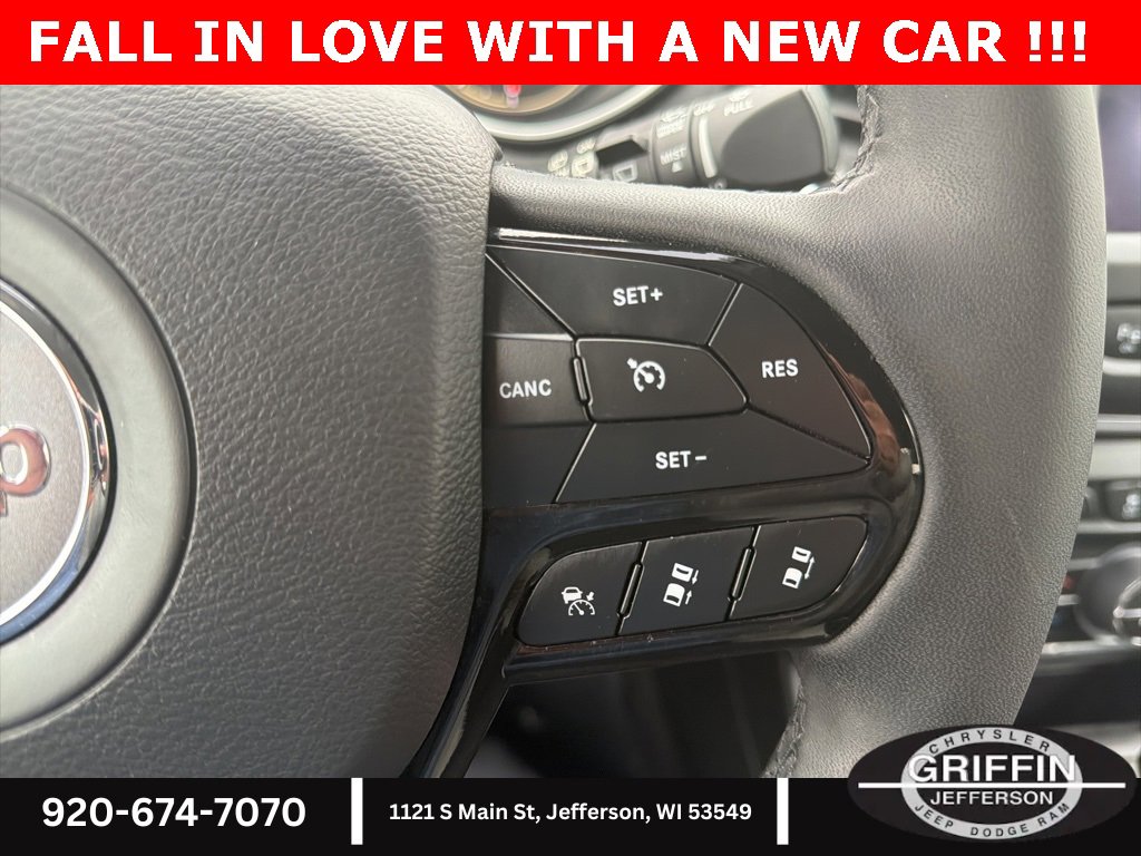 Used 2023 Jeep Cherokee Altitude Lux image 22
